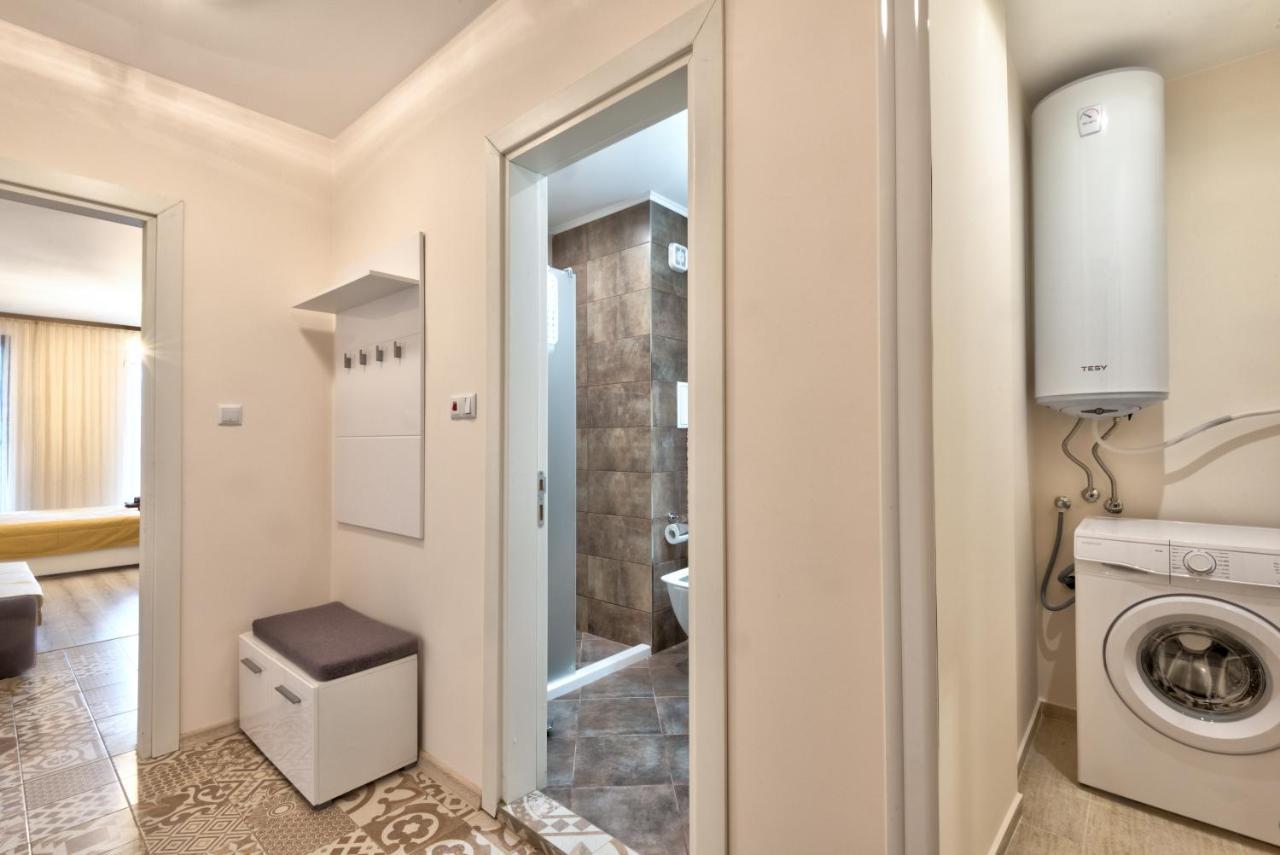 Business Studio Zia 2- In Lazur Burgas Bagian luar foto